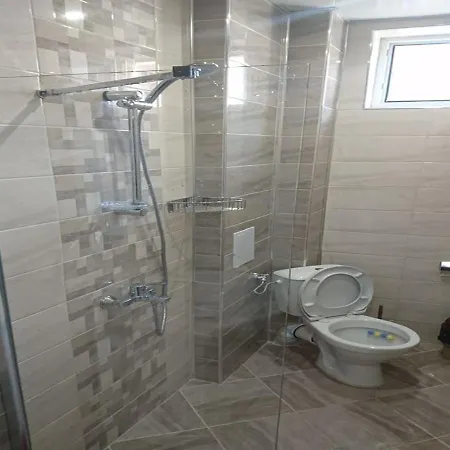 House Ogledalovi פומורי