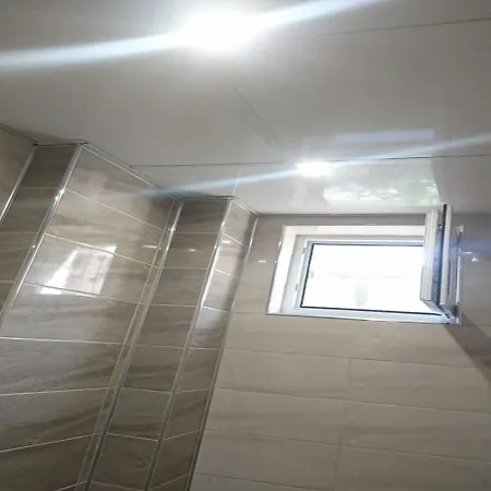 House Ogledalovi פומורי