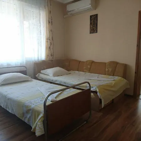 House Ogledalovi פומורי