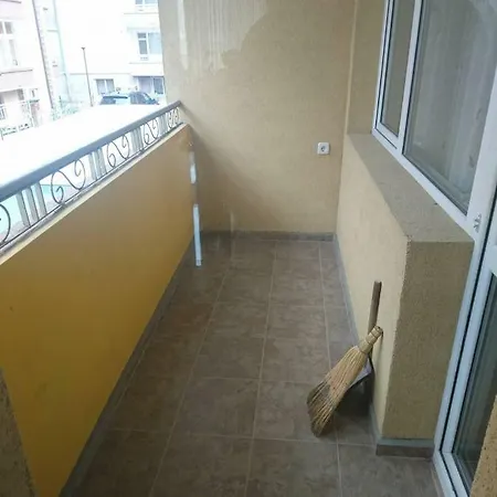 House Ogledalovi Pensiune Pomorie