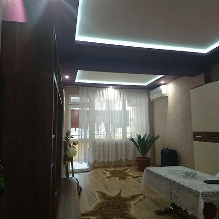 House Ogledalovi * פומורי