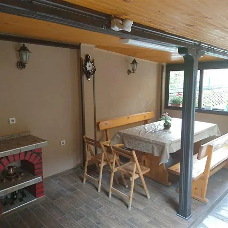 House Ogledalovi פומורי